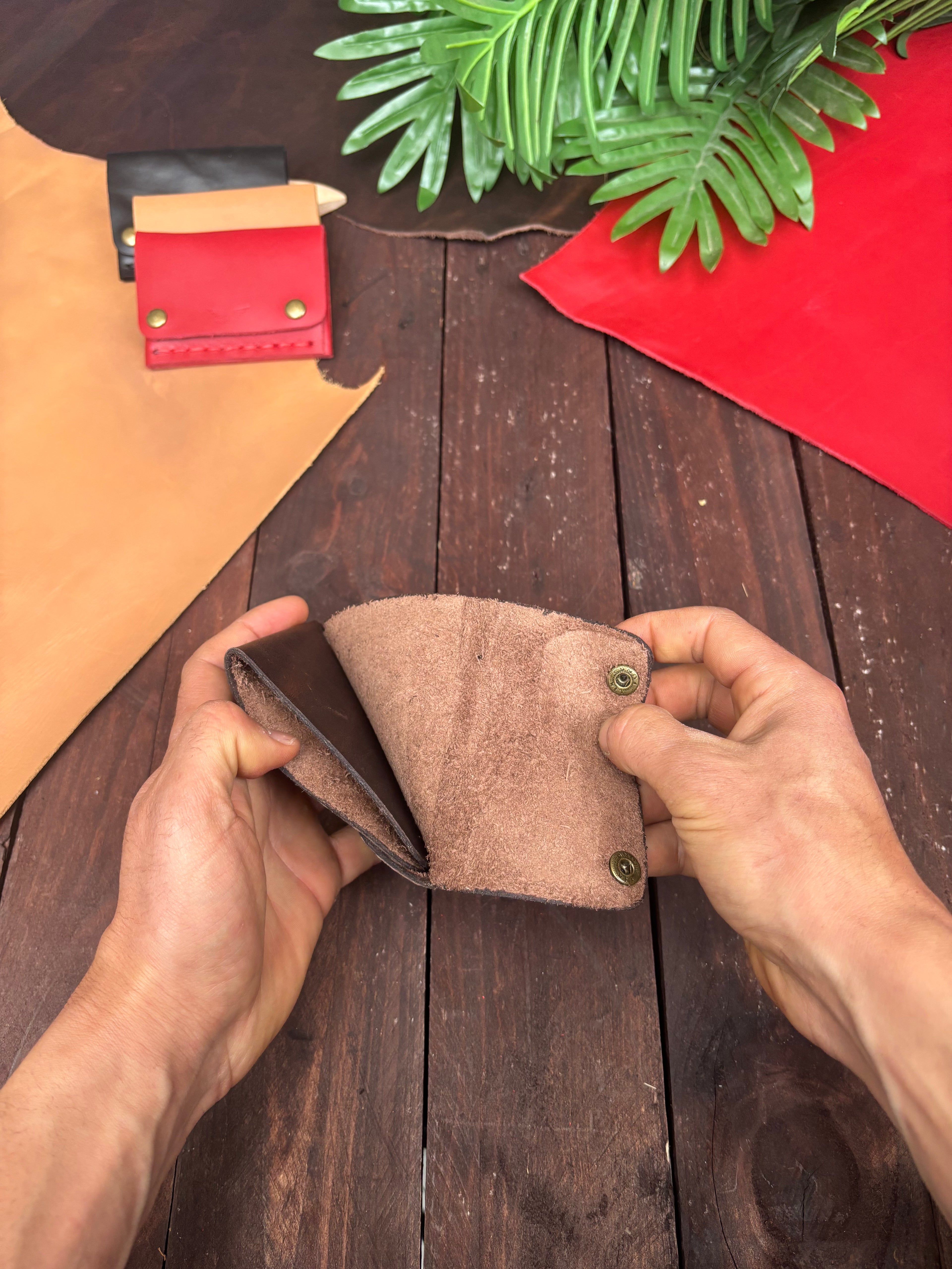 Anis - Compact Leather Wallet