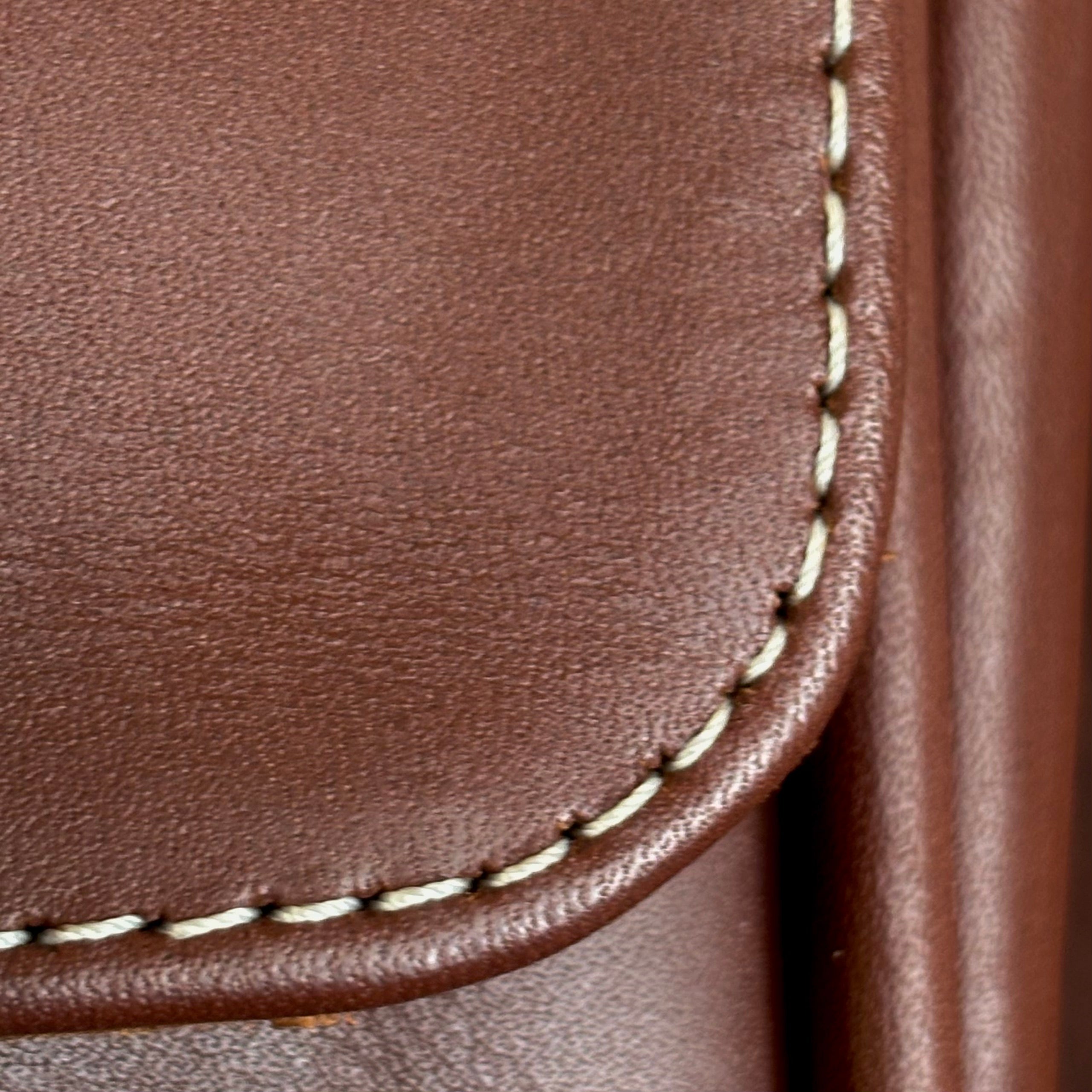 The Essential – Leather Crossbody Bag