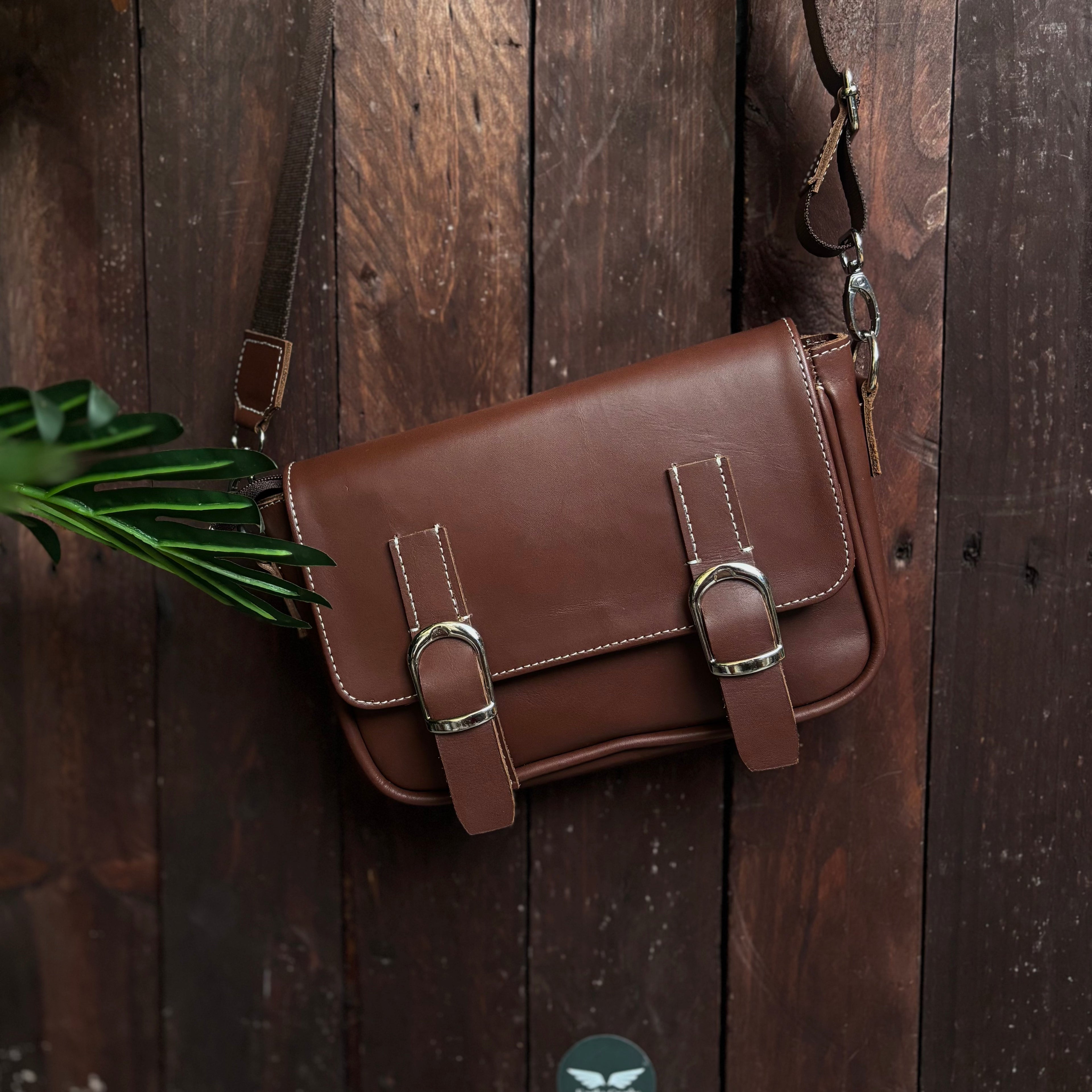 The Essential – Leather Crossbody Bag